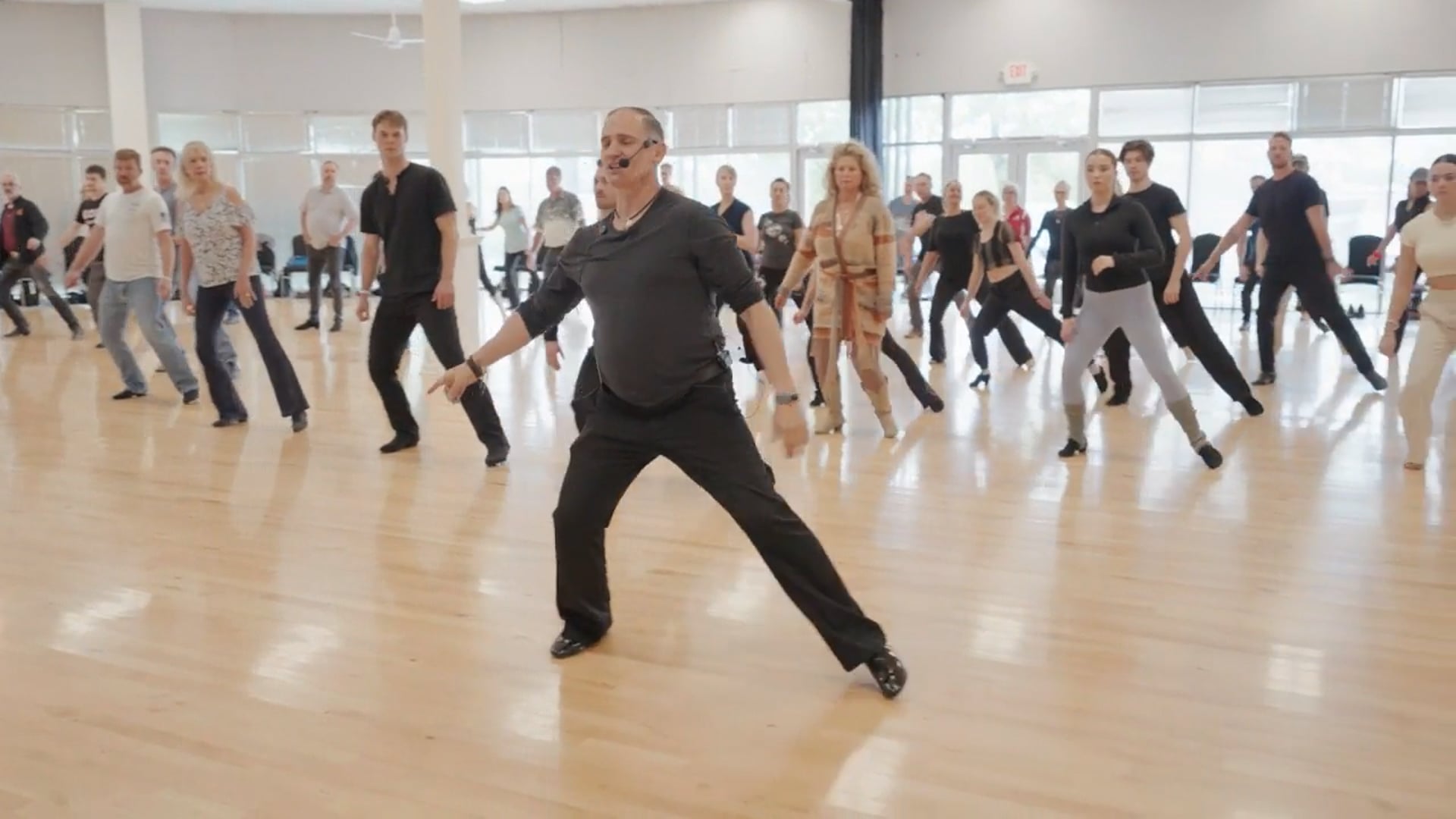 Mike & Satu - Use of Gravity in Night Club Two Step Pt. 2