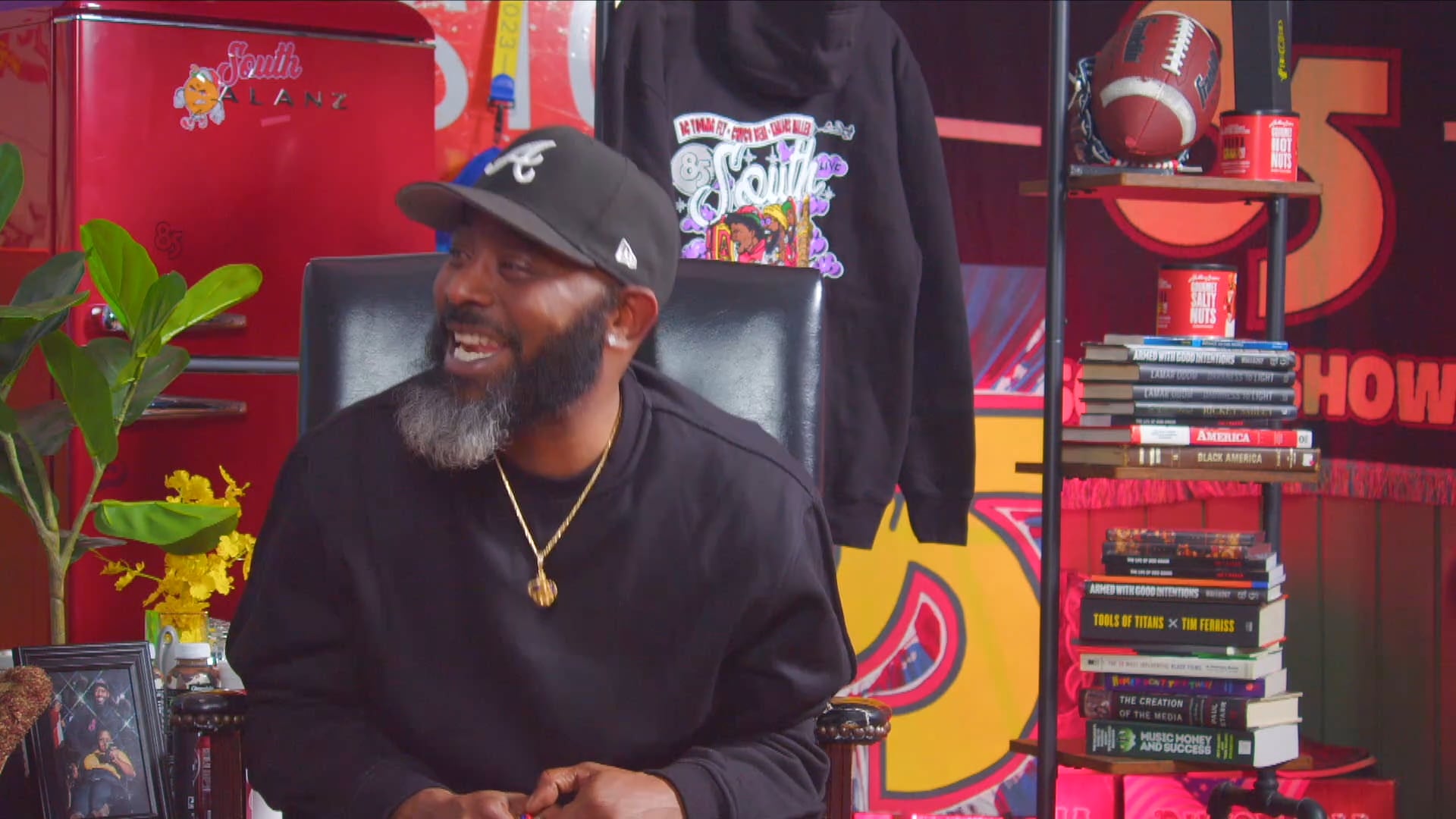 ESTELLE SHORTS: LISTENING TO VOICEMAILS