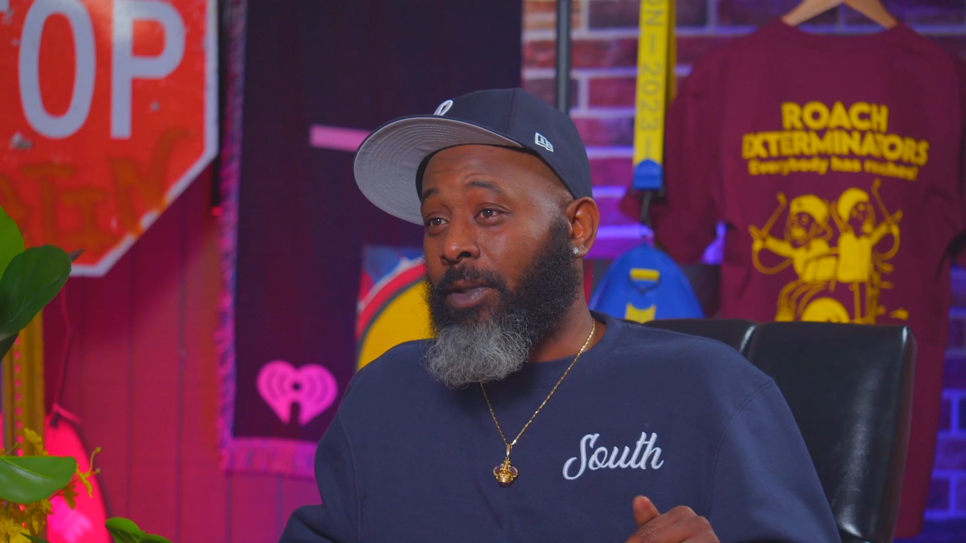 SHORTS: AIRPORT LOVE