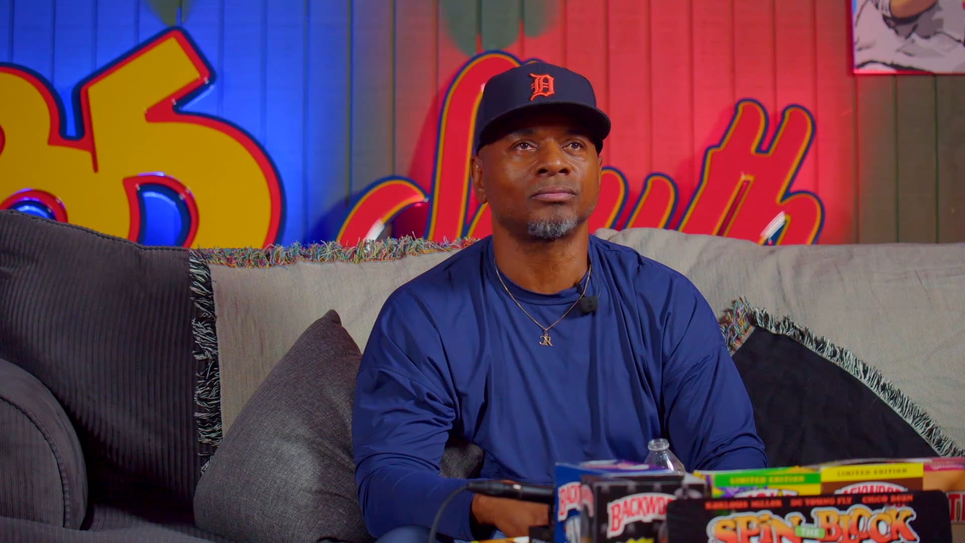 SHORTS | TONY ROBERTS TOURING IN AFRICA