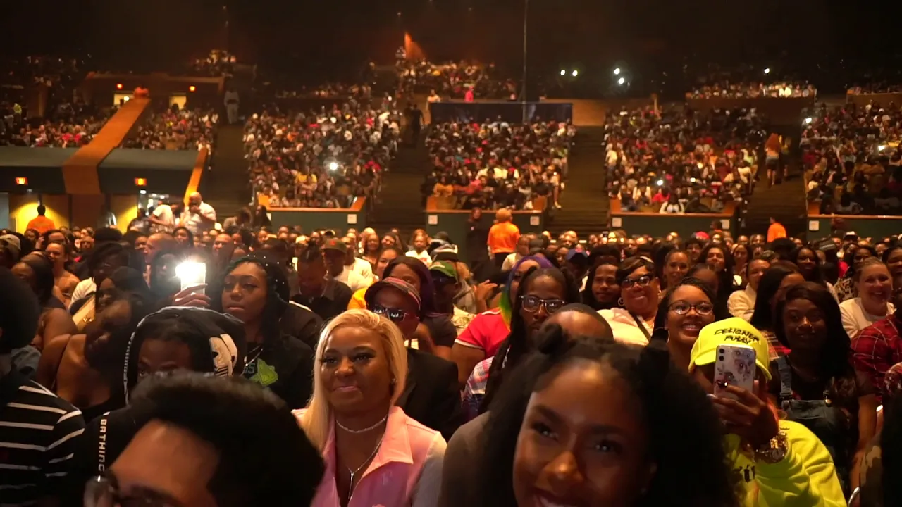 The Waitress at The Waffle House Miami Comedy Special