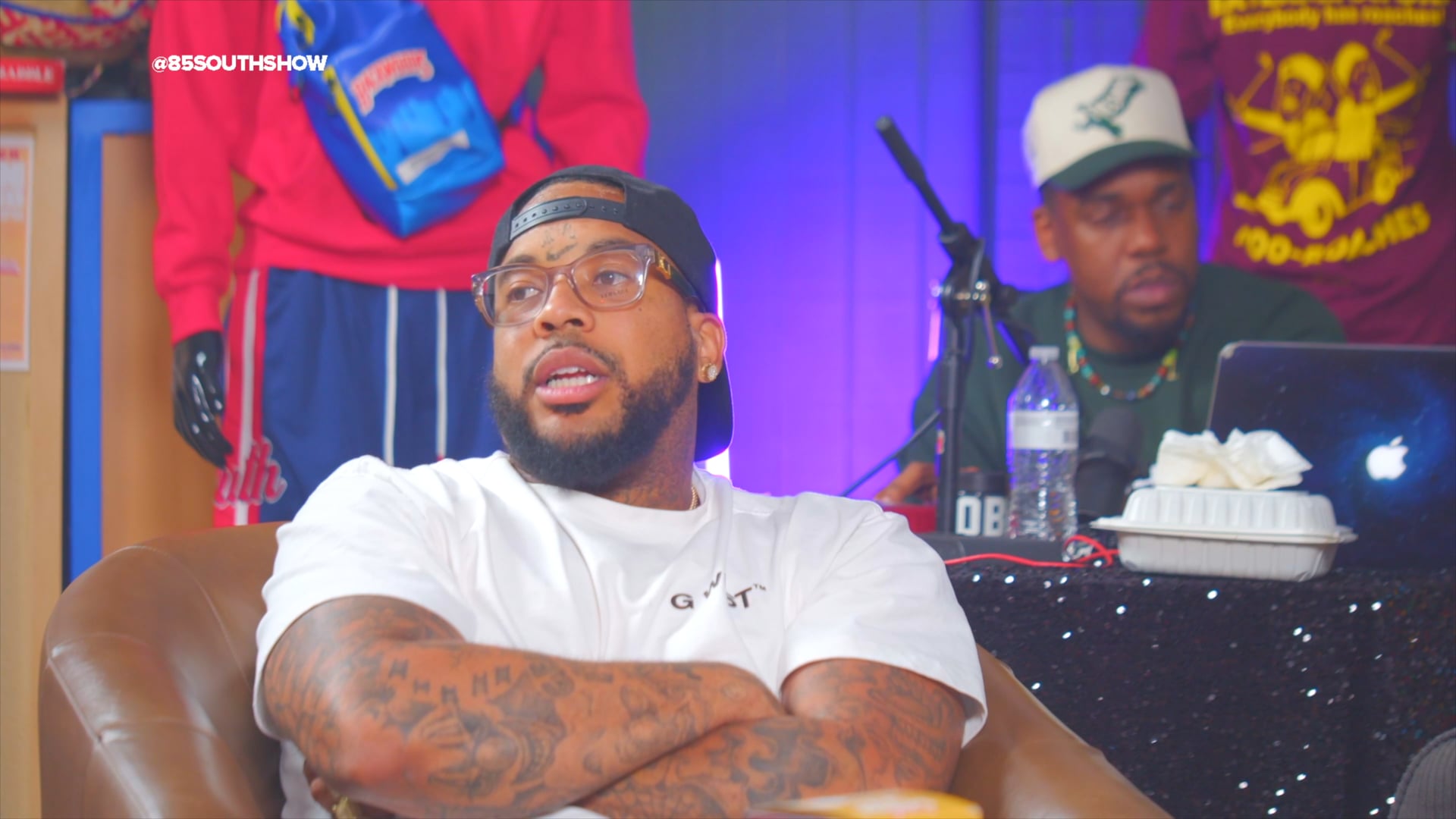 SHORTS | 85 SOUTH SHOW | 100 MEN VS GORILLA TV SHOW?