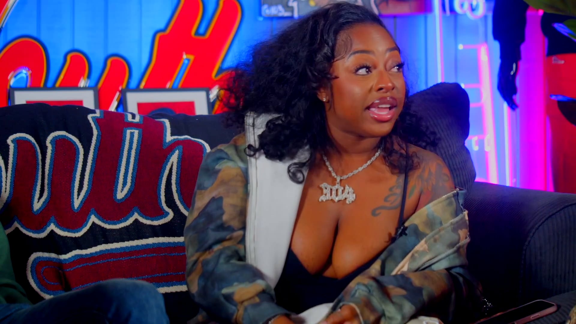 SHORTS | KENTHEMAN | SAGGY TITTIES