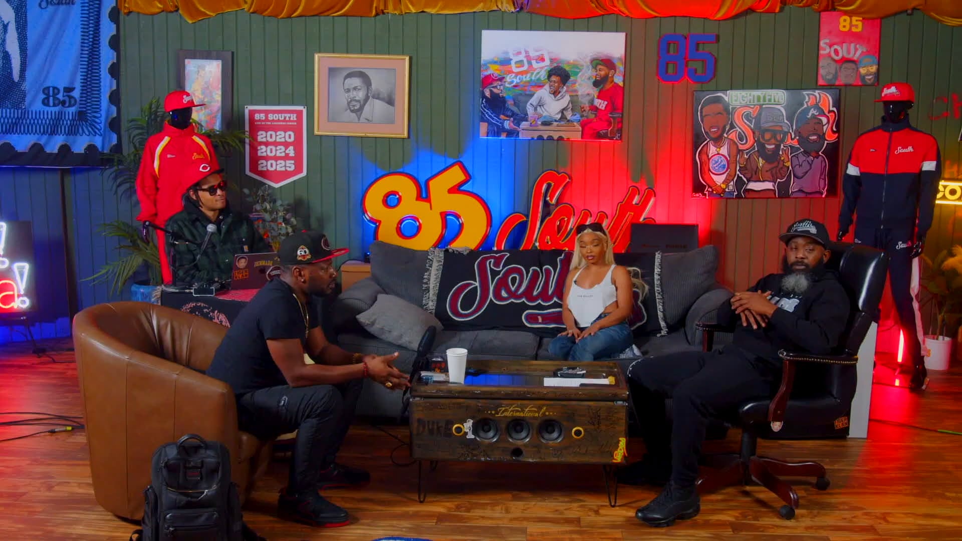 SHORTS | LOLA BROOKE | WALKING IN NEW YORK