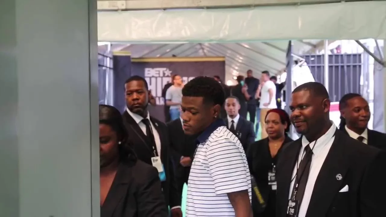 DC Young Fly Sneaks Past BET Hip Hop Awards Security