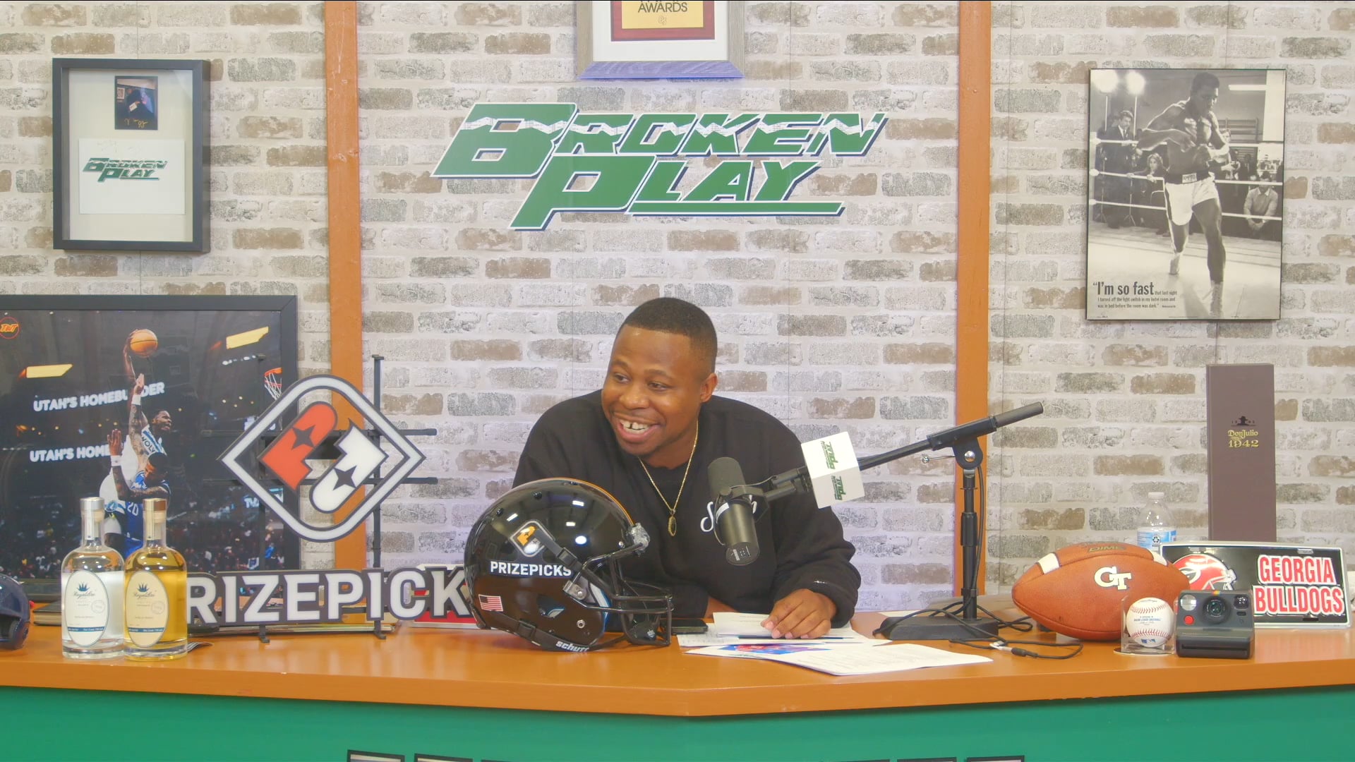 BROKEN PLAY SHORTS: FUTURE AND RUSSELL WILSON HANGING OUT DURING THE HOLIDAYS