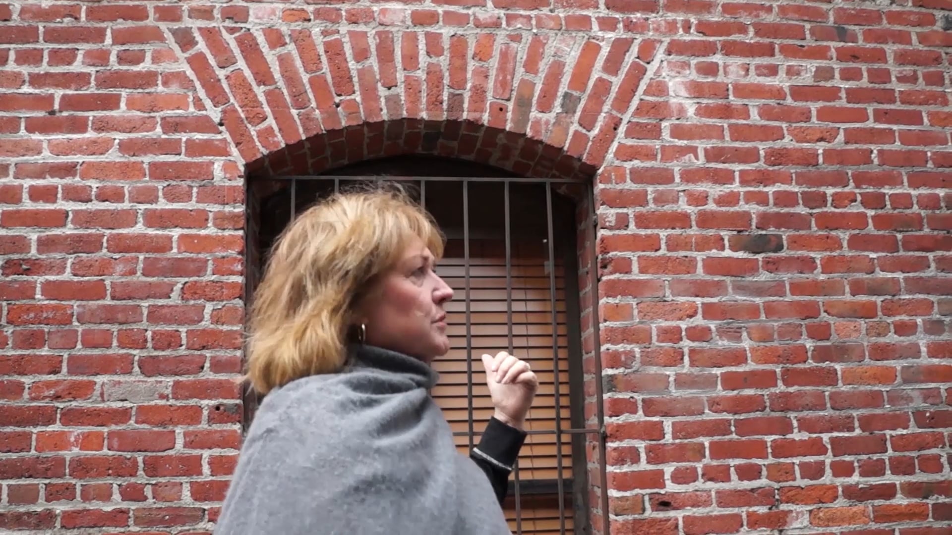 "Walk with a Medium Part 1" (The Haunted Bay Episode 105)