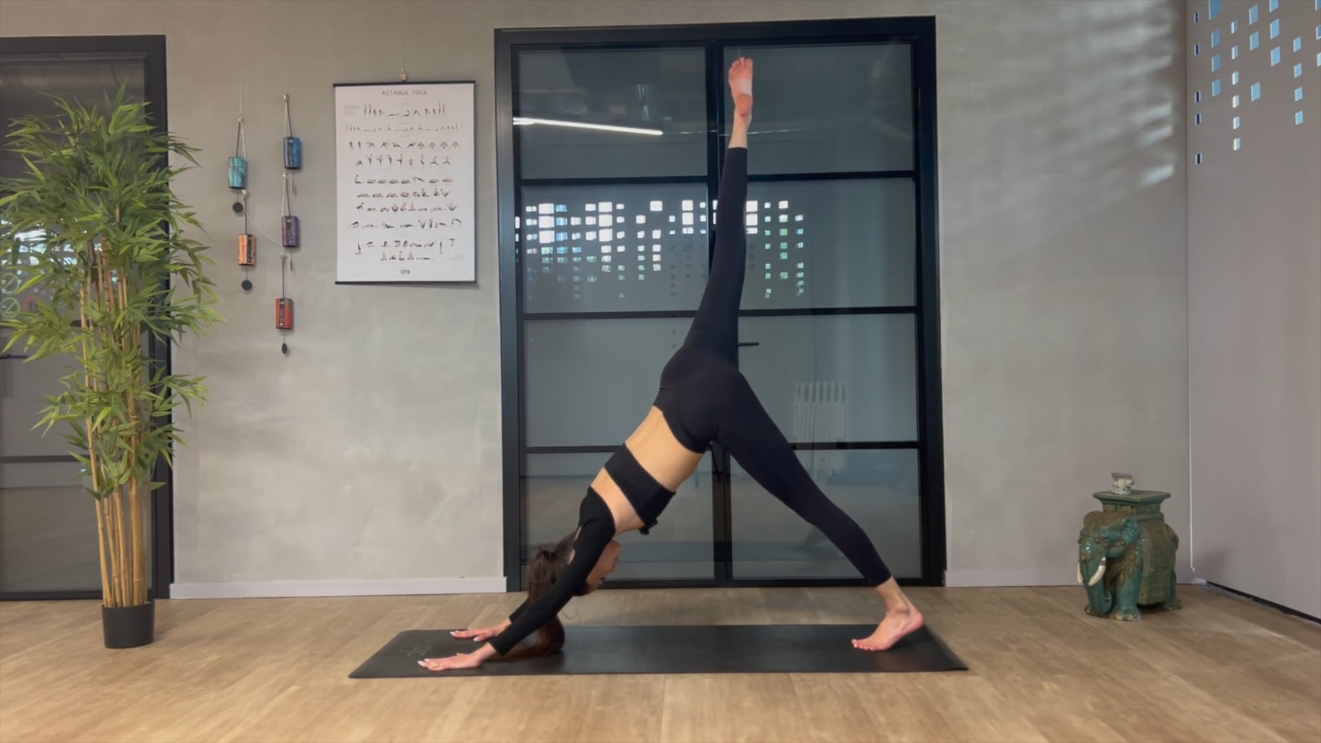 27 minute full body stretch & sculpt