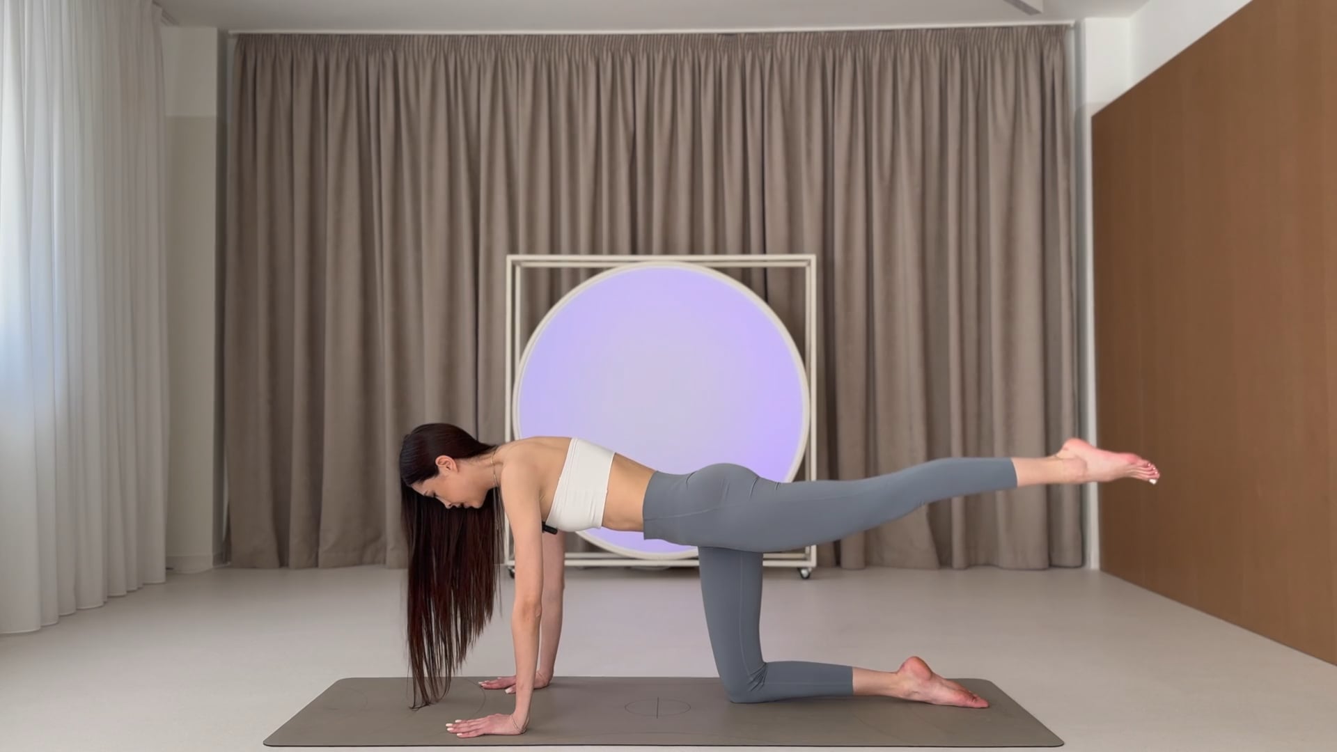 Leg Circles - 4 Point Kneeling