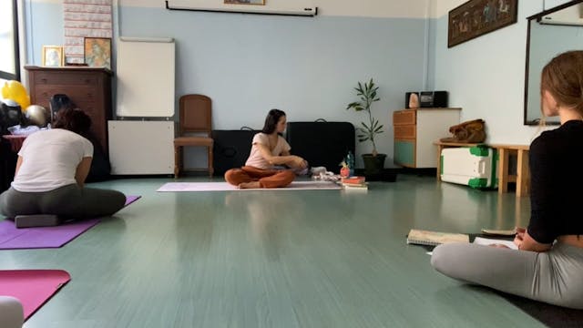 LEZIONE 36 - 15 min pranayama, 15 min...