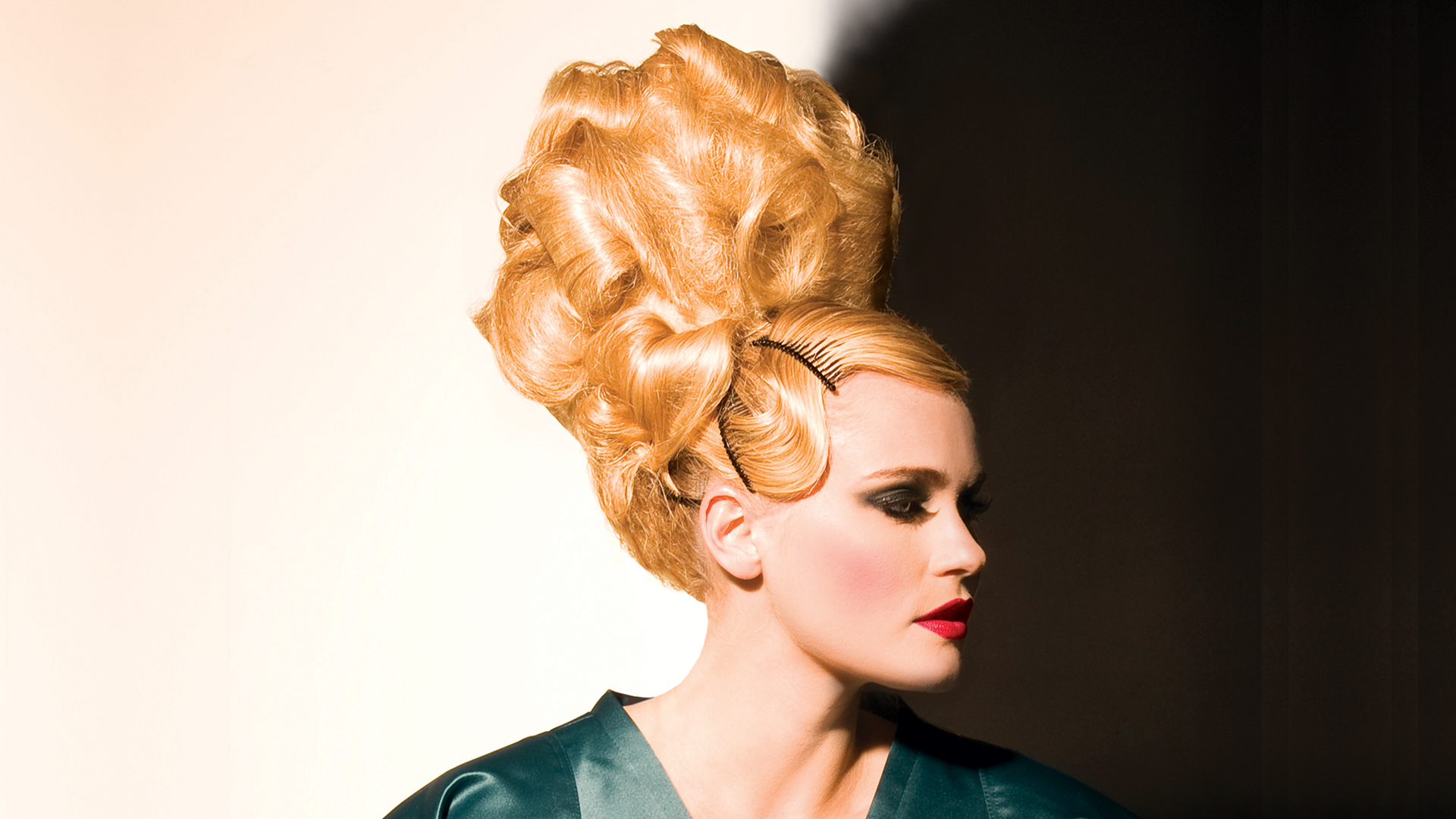 Luxurious Textured Bouffant