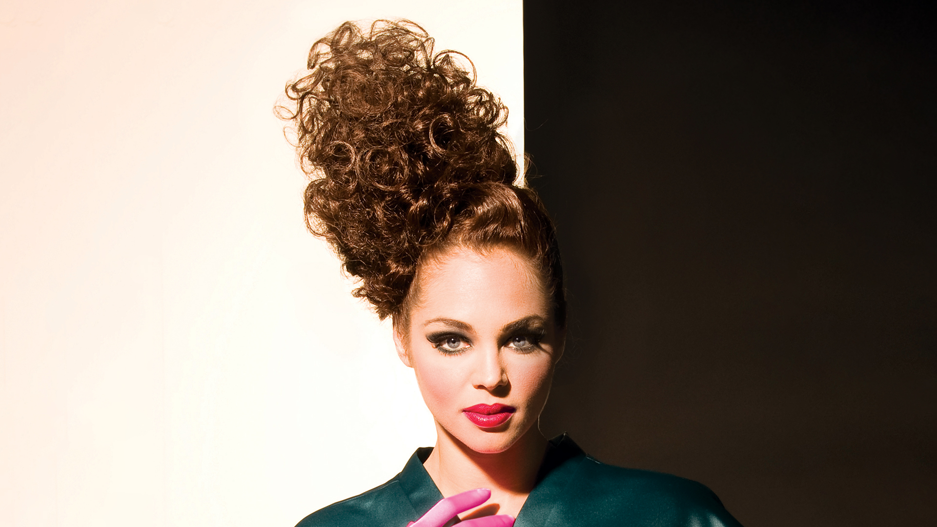 Textured Side Bouffant