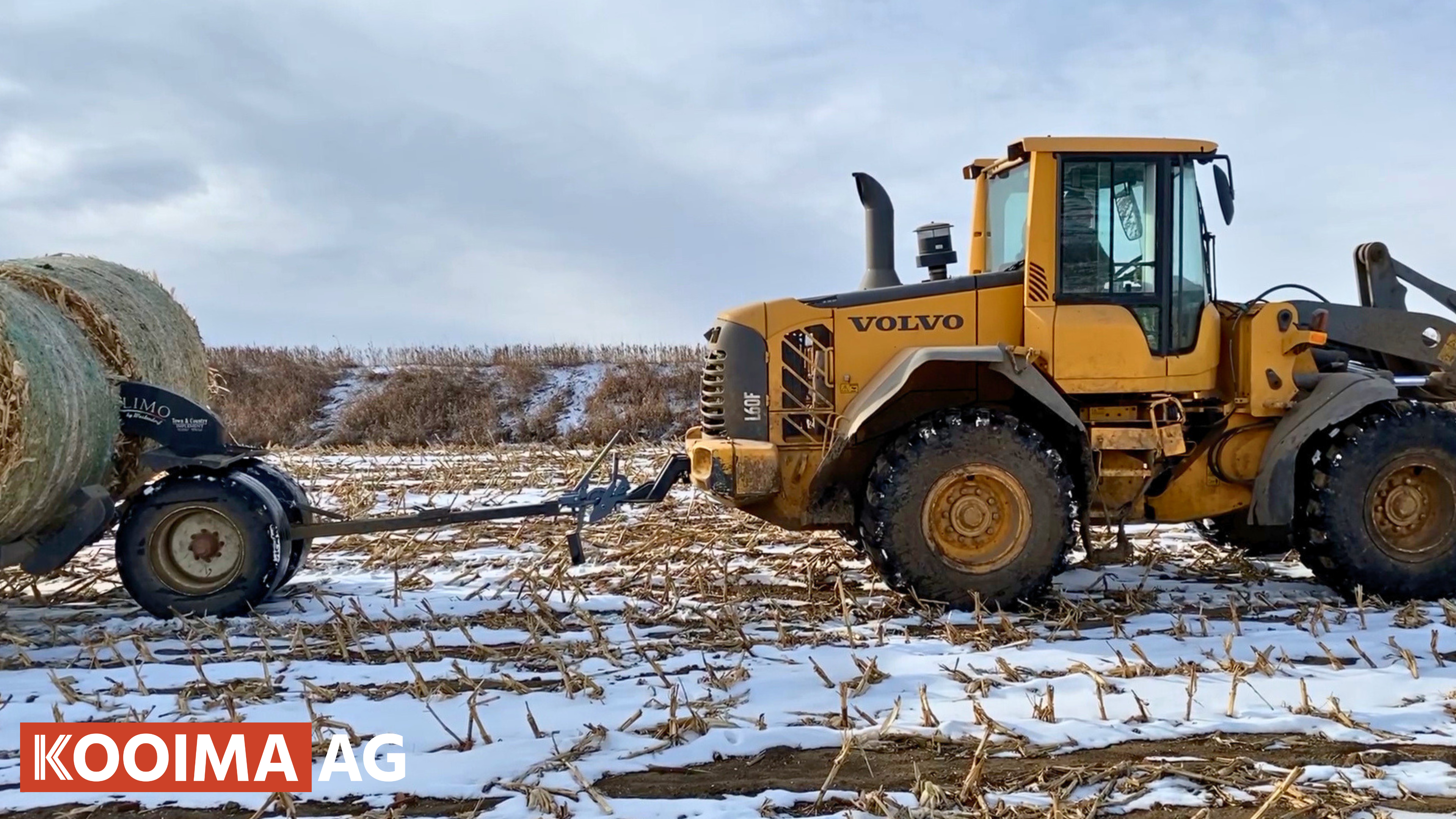 Payloader Hitch - Haul Bales with 1 Person & 1 Payloader | Kooima Ag