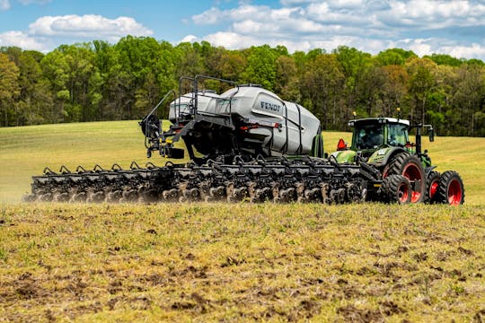 2023 Fendt Momentum Crop Tour: Bringi...