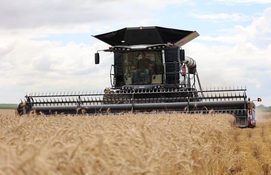 Canadian Farmers Review the Fendt IDE...