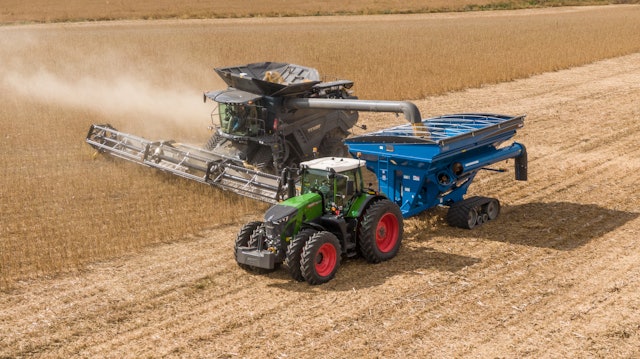 A Farm Ahead of Its Time - Barnard Farms Converts to Fendt 