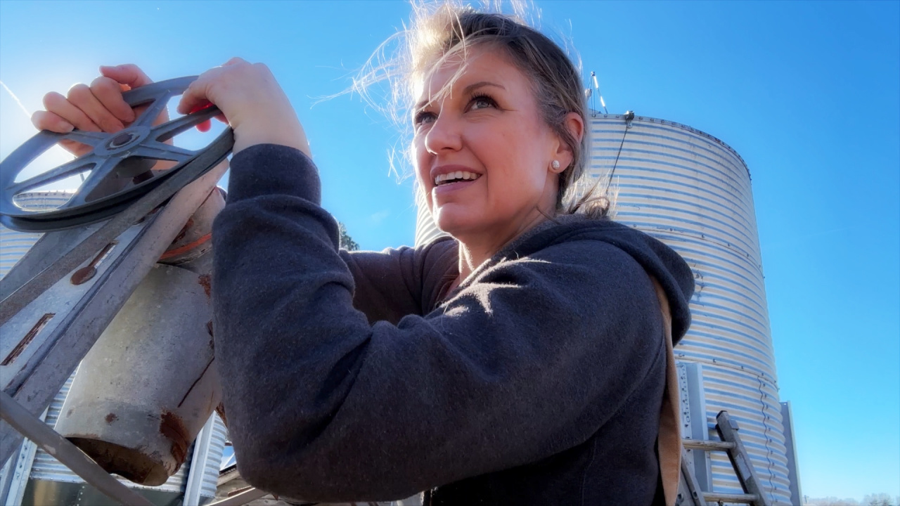 A Sticky Situation || This Farm Wife