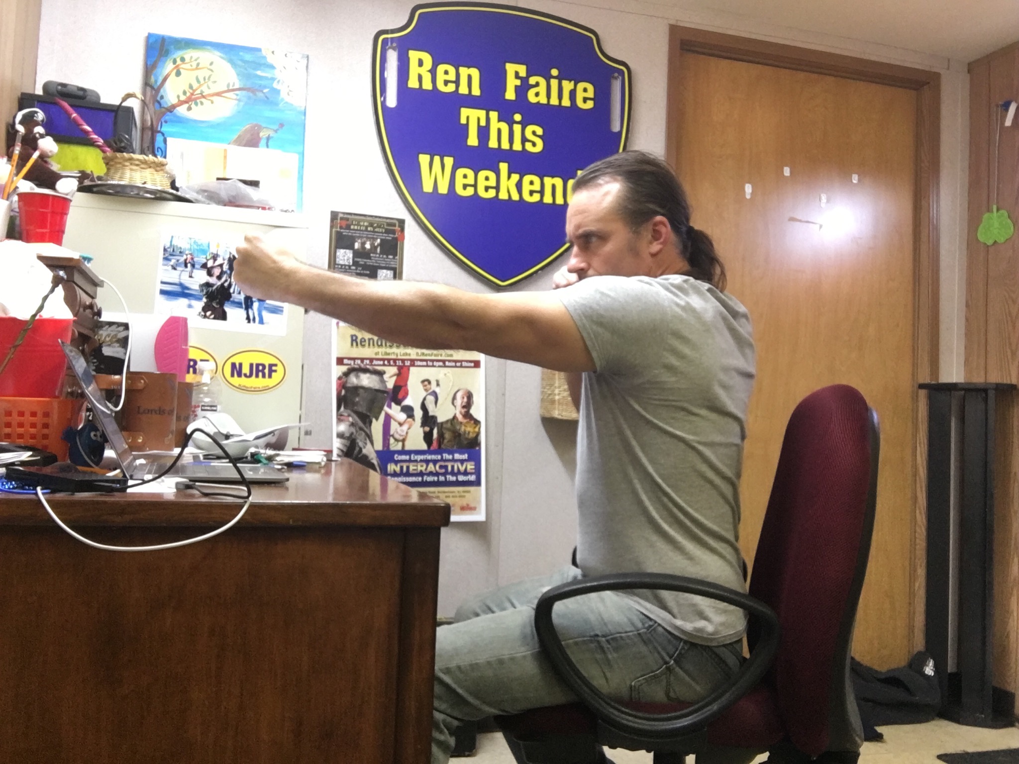 Free Desk-ercize workout