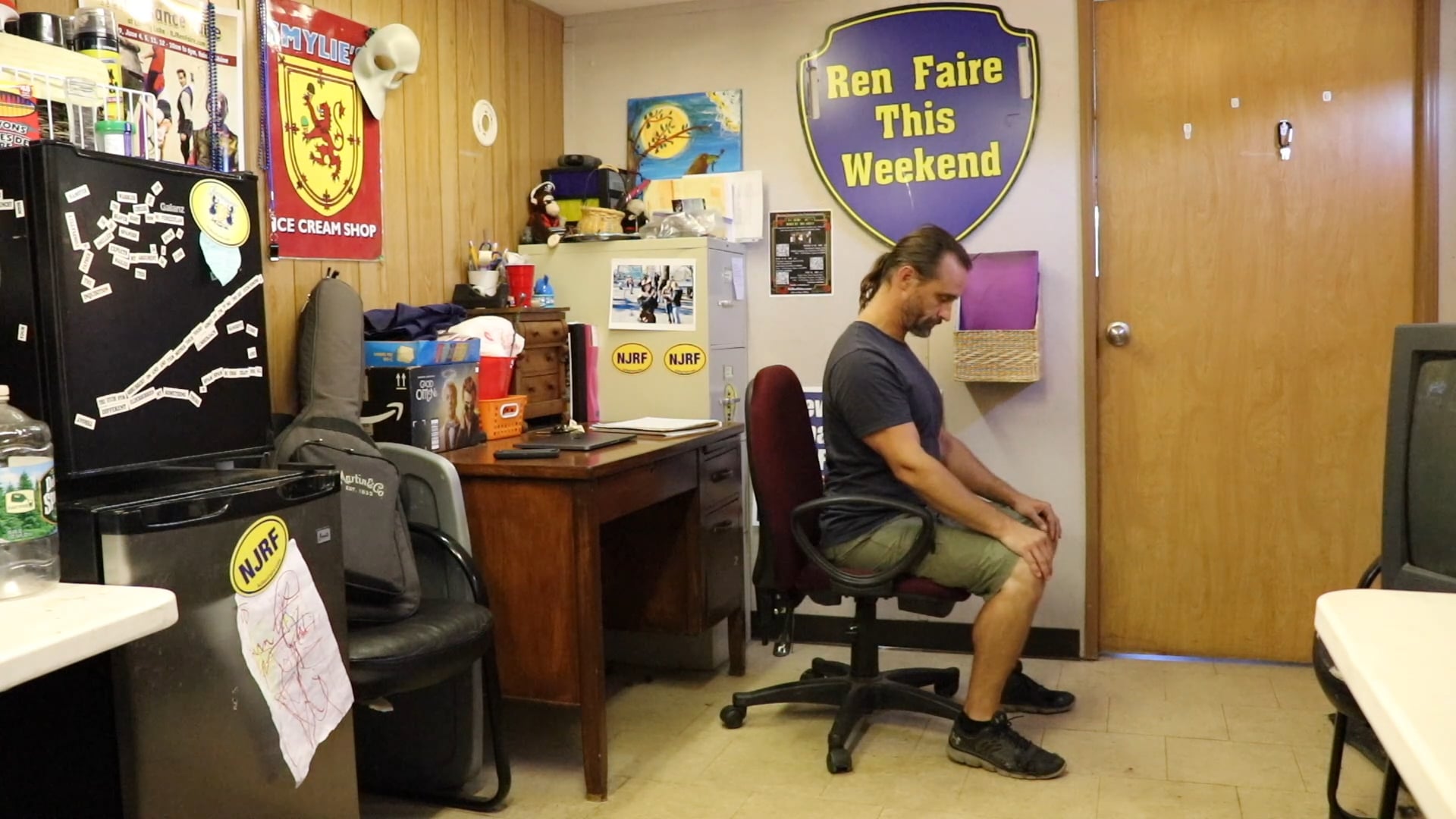 Deskercise - Stretching & Breathing (Level 2-3)