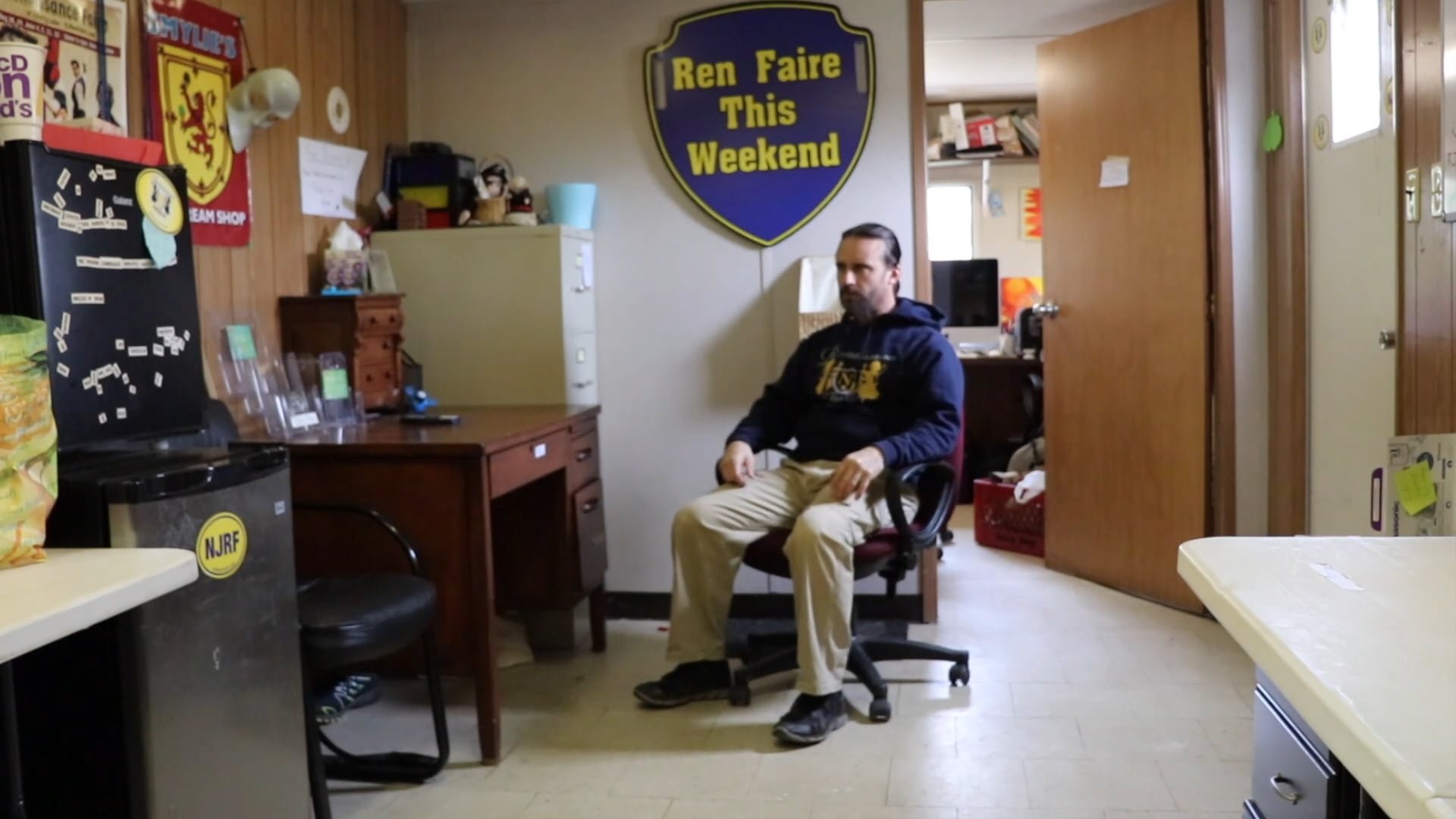 Desk-ercise! Sitting & Standing (Level 5-6)