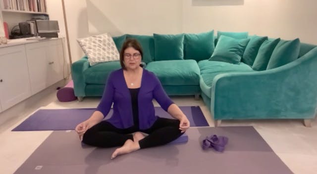5 Pregnancy Yoga Sessions with Janet