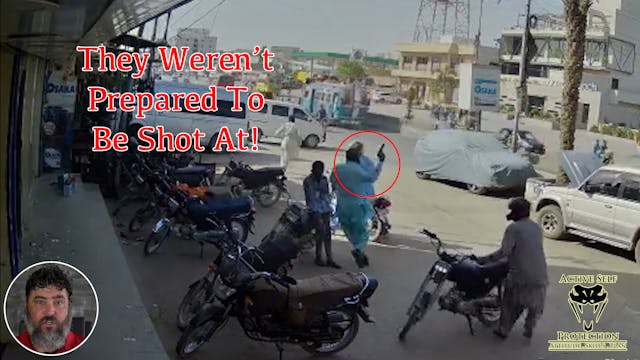 Defender Stops Armed Robbery In Pakistan
