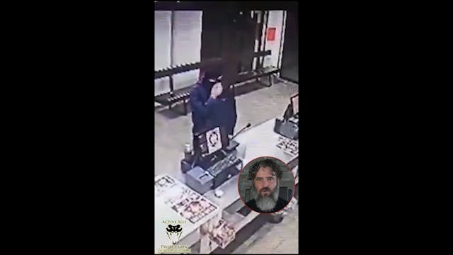 Manager Gives Armed Robber an Attitud...