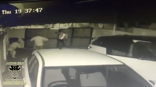 Carjackers Attack Car Owner During Ca...