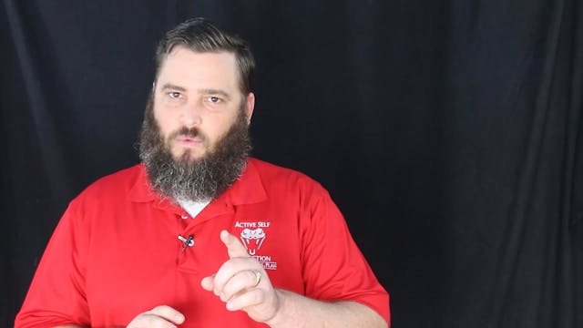 Iraq Veteran Clerk Fights Off Armed R...