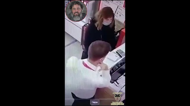 Clerk Fights Woman After She Uses Stu...