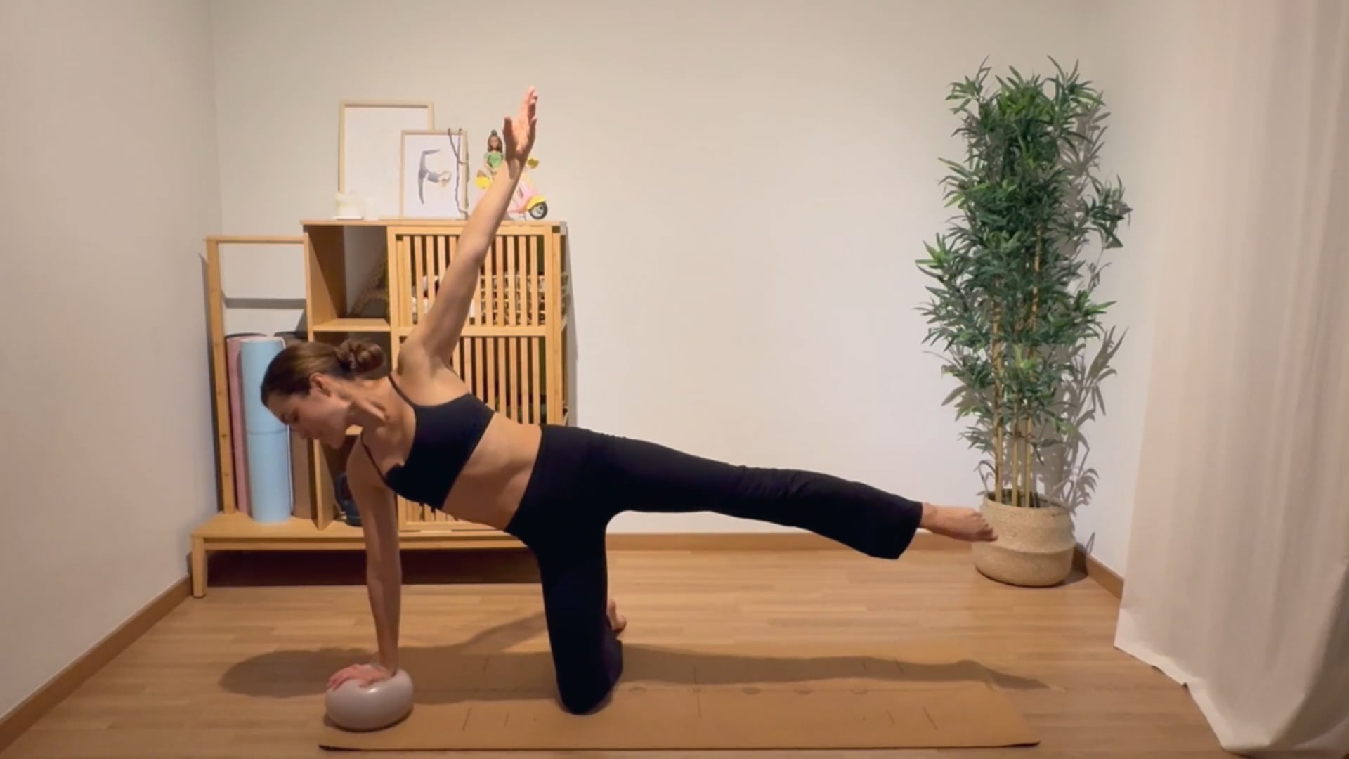 Mini rutina Pilates hiit con softball. 18-11-24