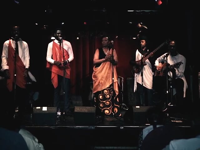 Mbatez’igitego @ CÉCILE KAYIREBWA -  BXLacousticVibe