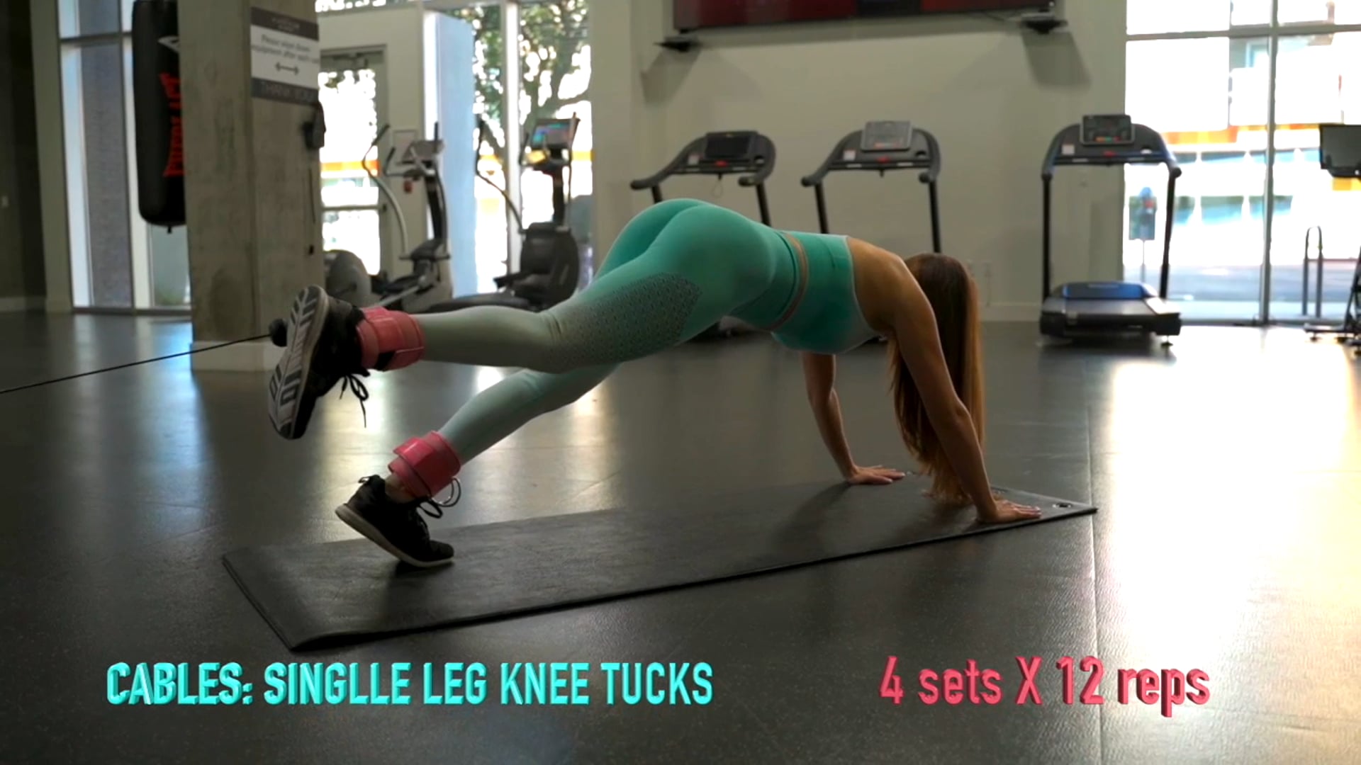 CABLE KNEE TUCKS 