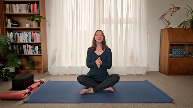 Hatha Yoga for Hip Mobility & Flexibi...