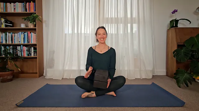 Peaceful Minimal Cues Vinyasa Flow Yoga