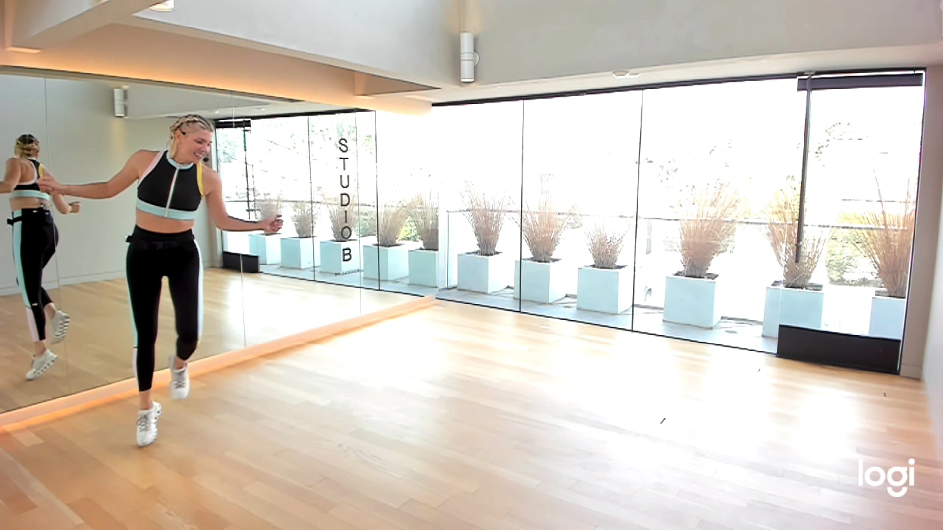 10 Moves in 10 Minutes | Dance Cardio Burst