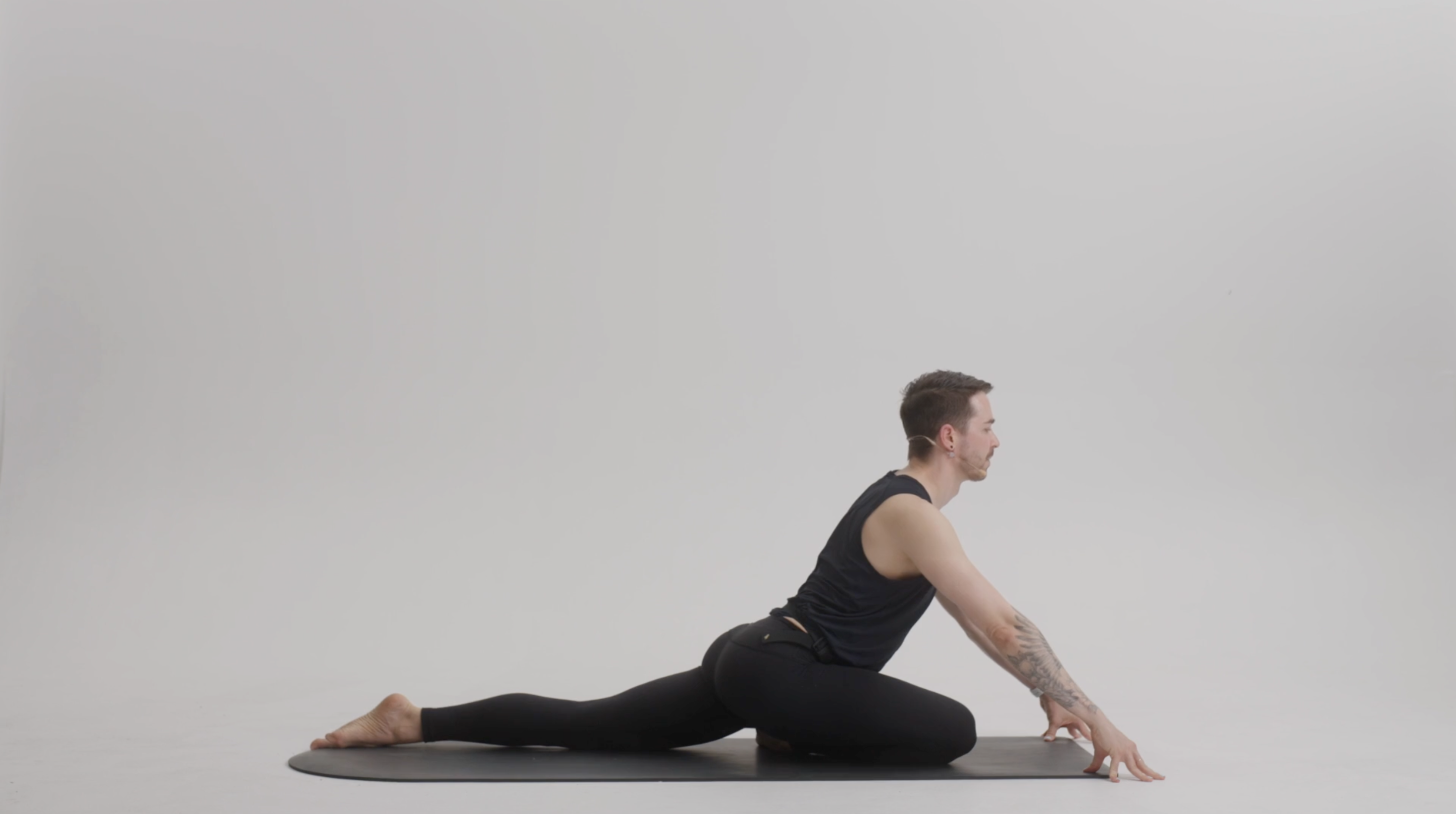 Yoga: Beginner Friendly Flow | 30 minutes | with Nigel Walker