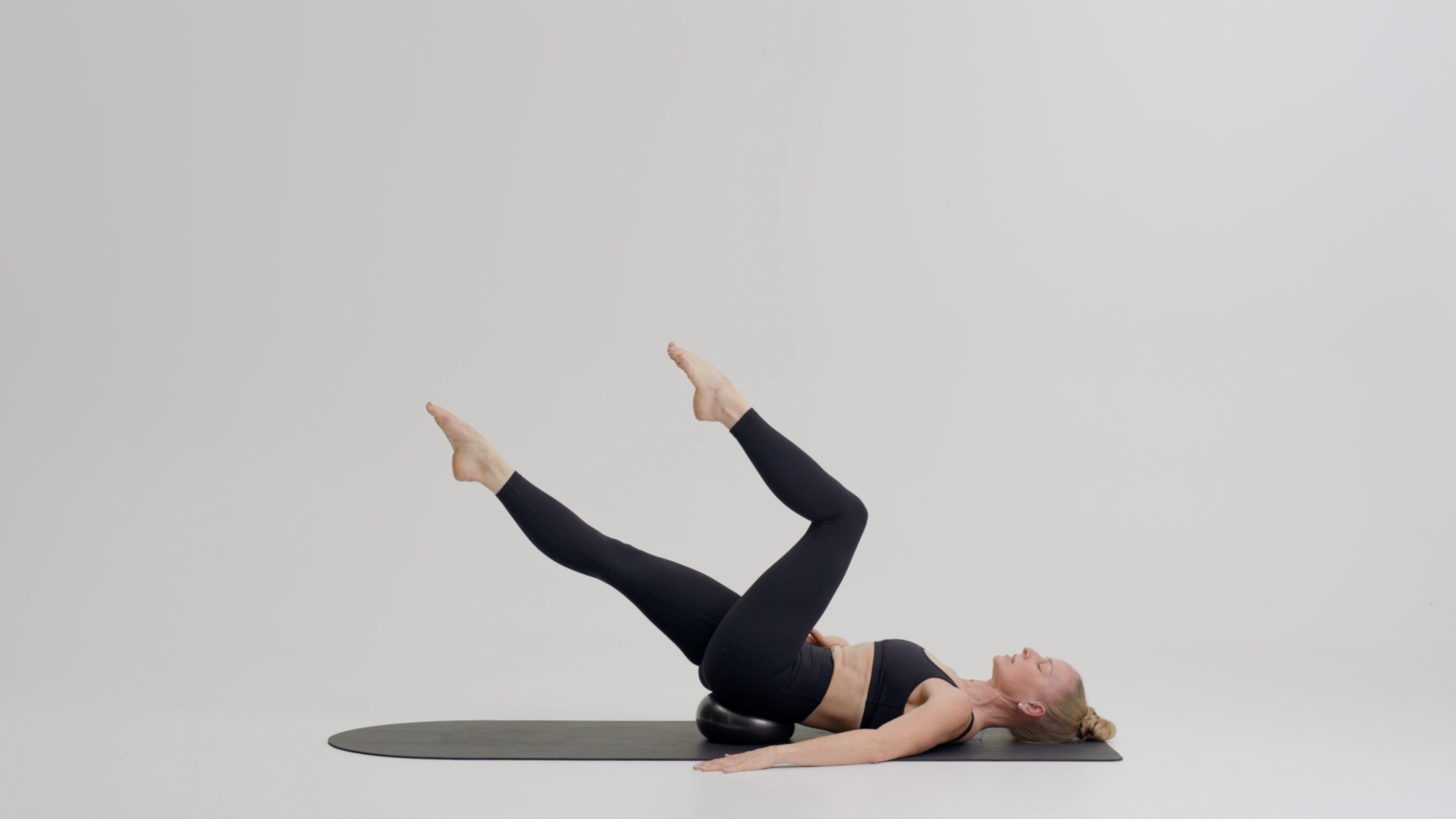 Pilates: The Mat 101 (with Pilates Ball) | 30 minutes | with Jennifer Alexander