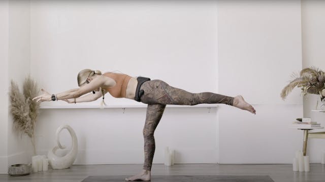 Pilates: Standing Glutes, Abs & Obliques | 20 minutes | with Katie McKenzie