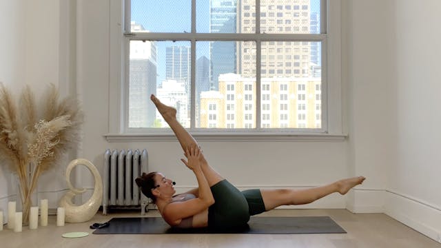 Pilates: Arms & Abs (Gliders & Resistance Bands) | 20 minutes | with Meg Hunter