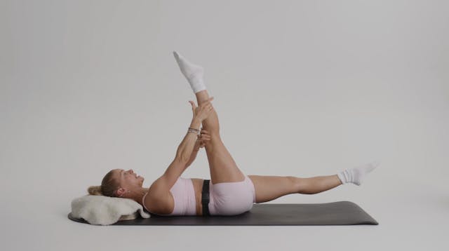 Pilates: Core & Lower Body | 30 minut...