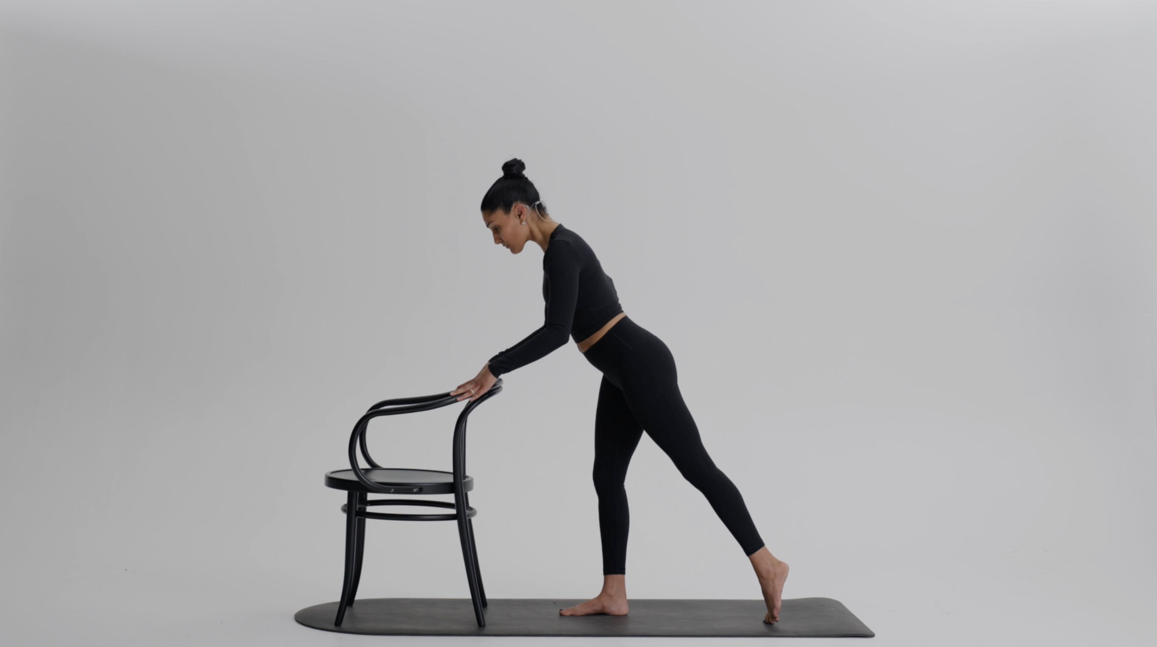 Pre & Post Natal: Strong Backline (Standing) | 20 minutes | with Taren Grewall