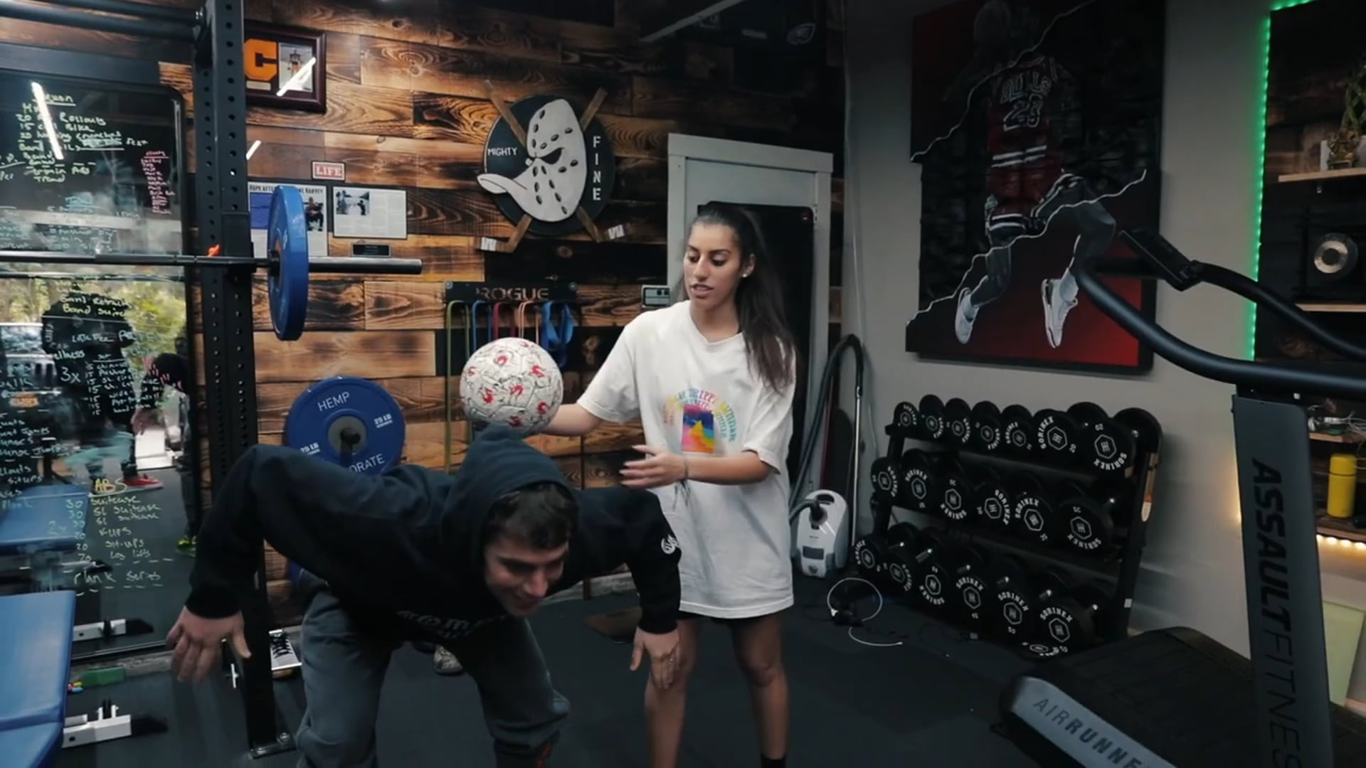 Lisa Freestyle Beginner Soccer Tutorial