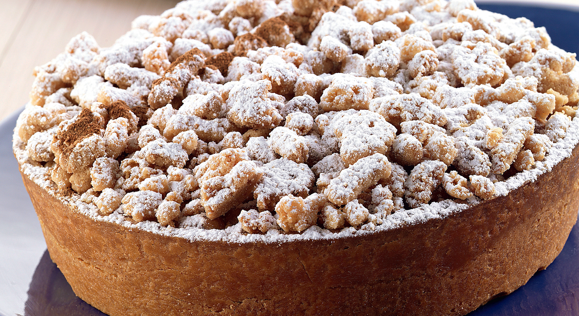 Crostata di pane e mele in crosta croccante