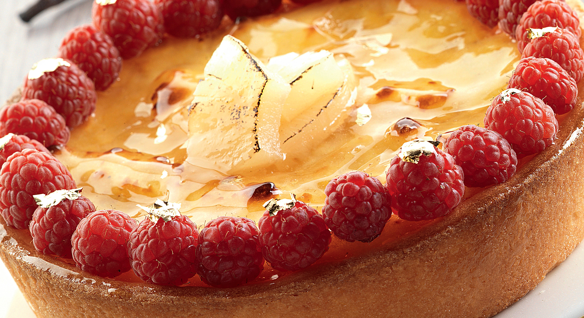 Crostata alla crema cotta ananas e lamponi