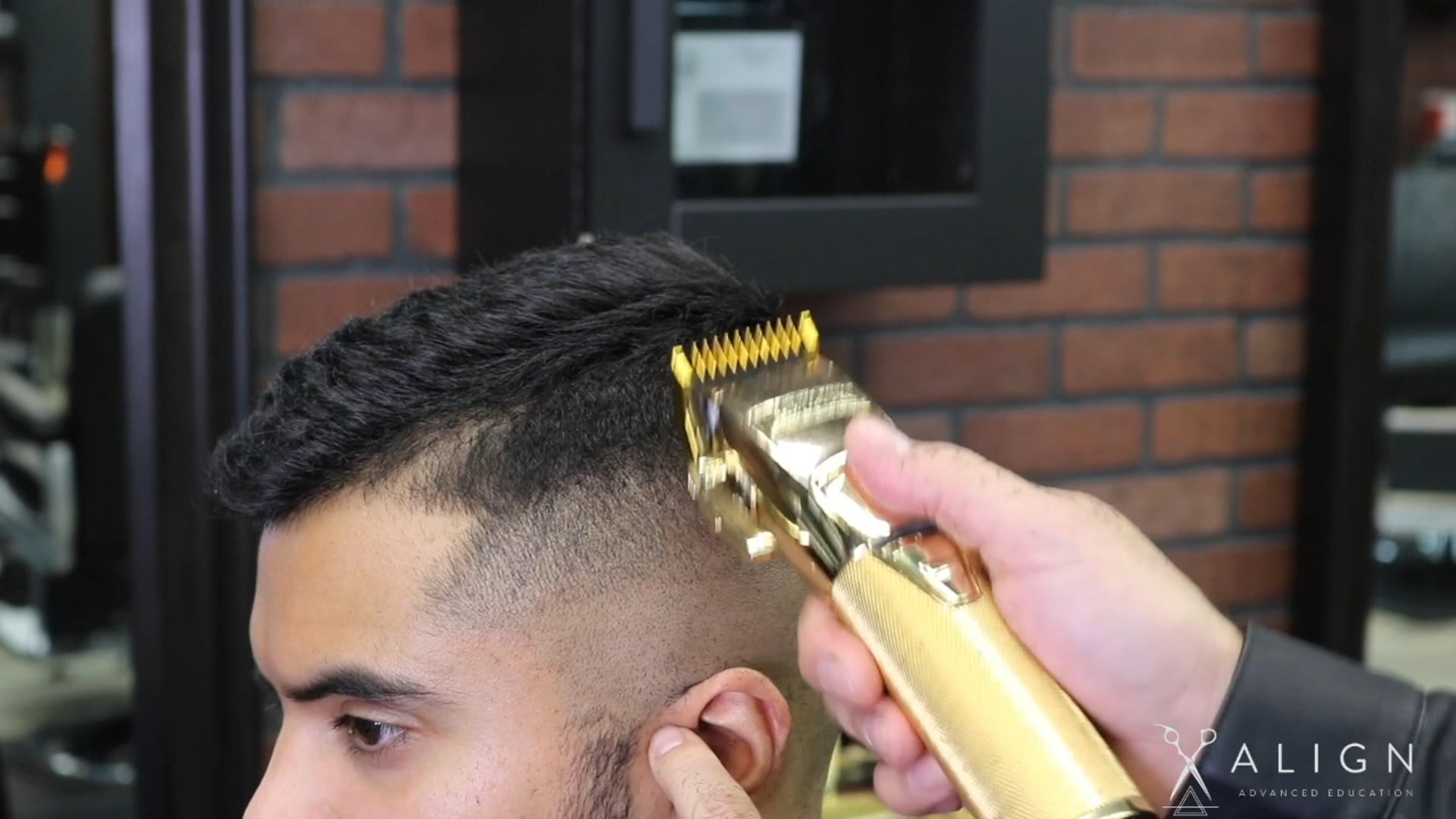 Desavanecido Rasurado con Linea Precisa (Espanol)