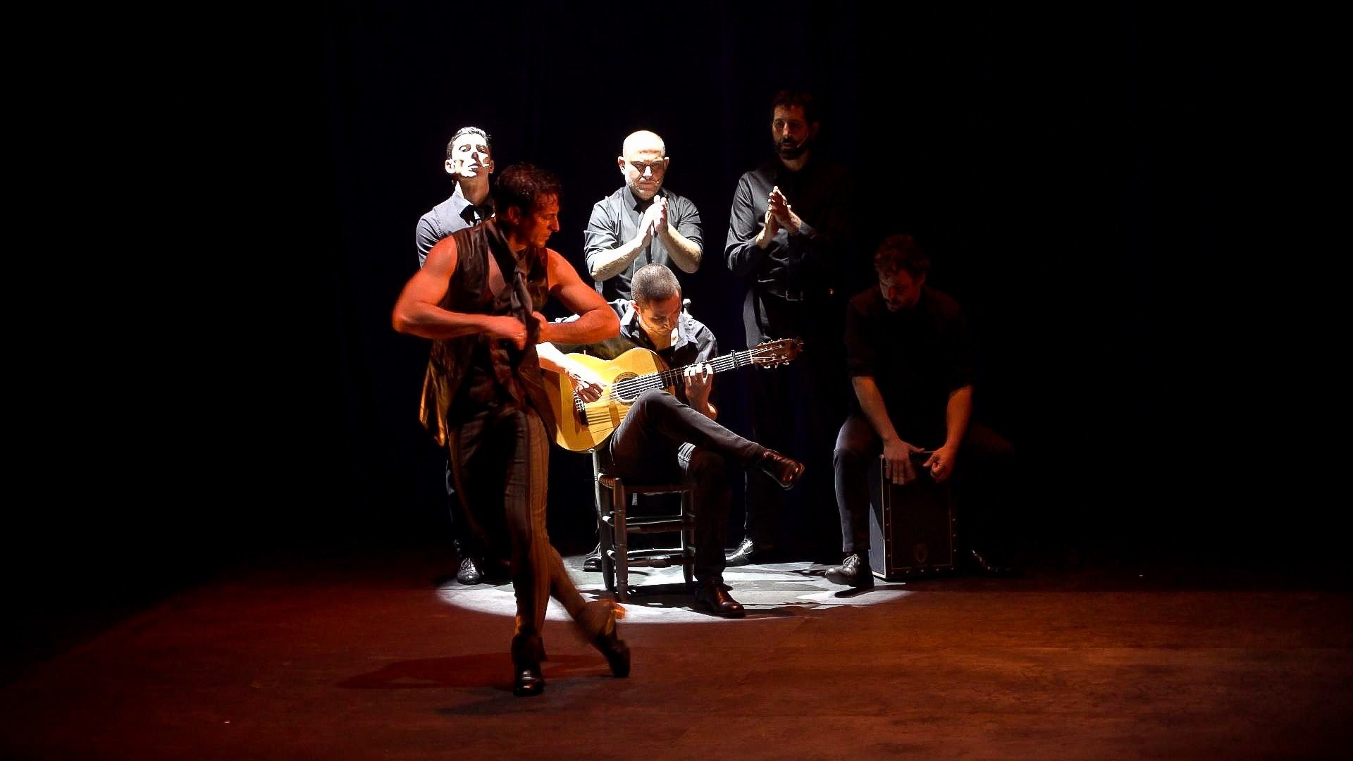 Bulerías libres, seguiriyas y alegrías. Porcel