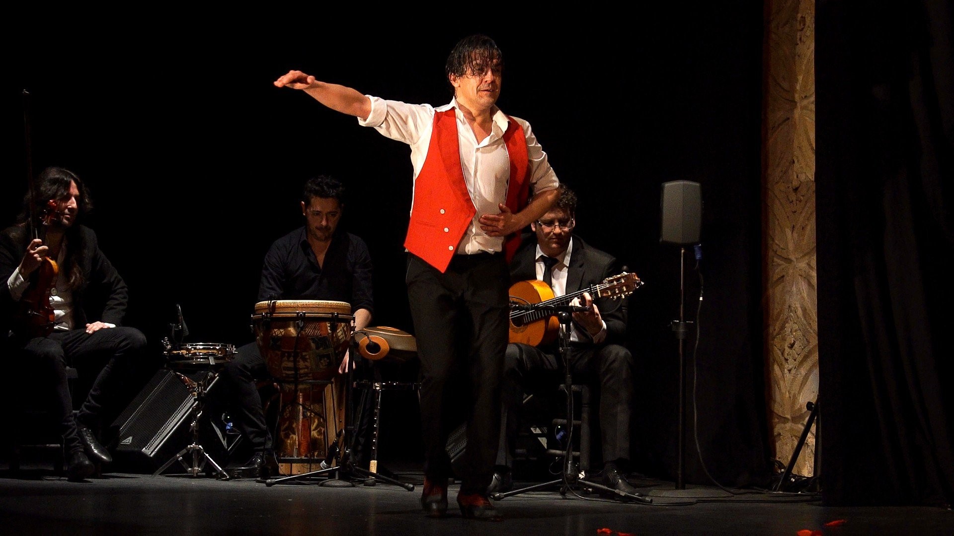 Caminamos de la mano, largos caminos. REDITUM, bailando flamenco. 22 Festival de