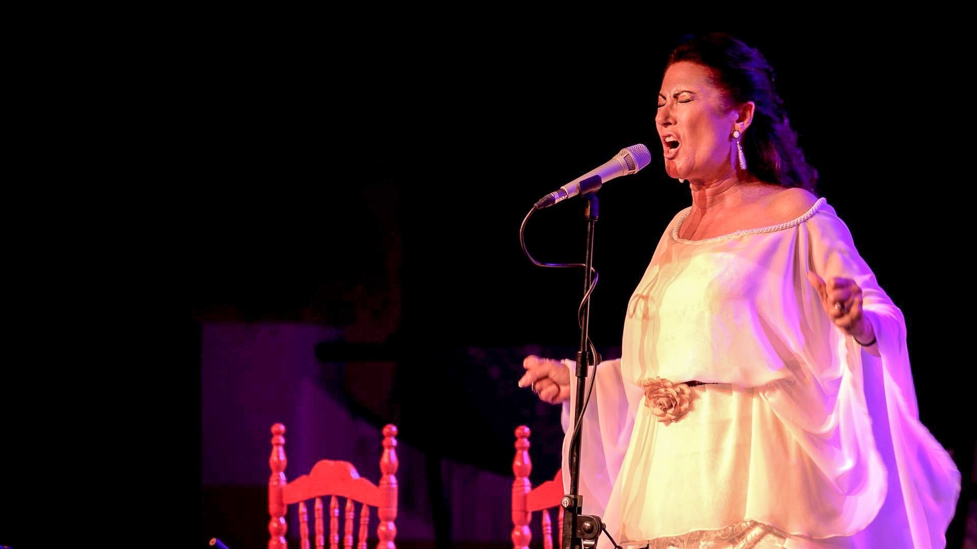 Antonia Contreras por cante de trilla y temporera. XXXVIII Festival Nac. Cante F