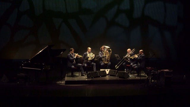 Sombrero de tres picos. Spanish Brass...
